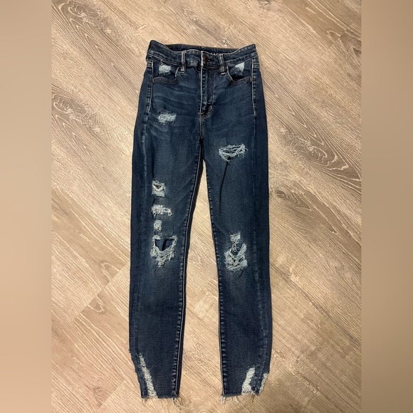 American Eagle Super Hi-Rise Jegging Women’s Size 2 Short Distressed